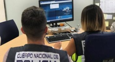 policia detenido